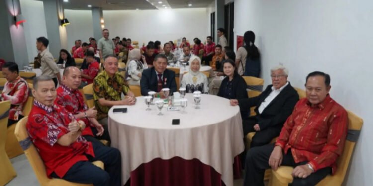 AM Putranto Terima Penghargaan Warga Kehormatan dari Marga Tho Makassar
