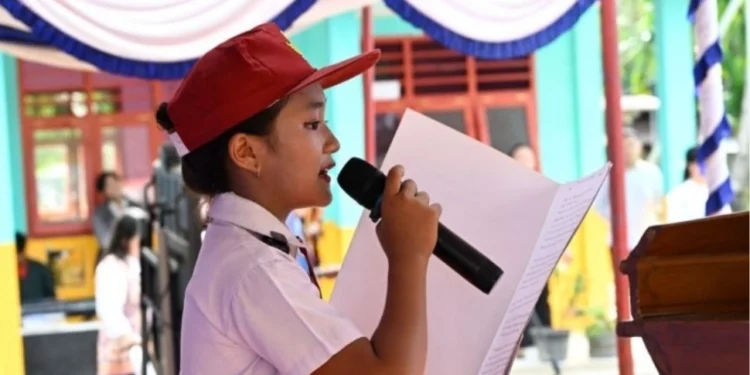 Siswi SD Asal Nias Utara Sampaikan Terima Kasih kepada Prabowo atas Program MBG