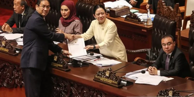 Dinamika Politik Terbaru: RUU PFII Resmi Disahkan, Industri Kendaraan Listrik Didorong