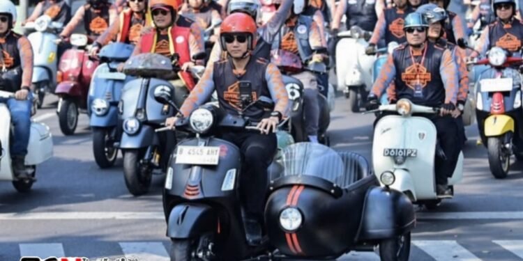 Sambut HUT RI ke-81 AHY Vespaan di Kota Bandung, Tegaskan Semangat Persaudaraan dan Aksi Kemanusian