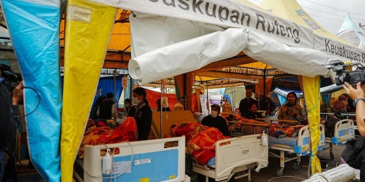 Pemerintah Siapkan Rumah Sakit Lapangan untuk Pasien Terdampak Gempa di Manggarai