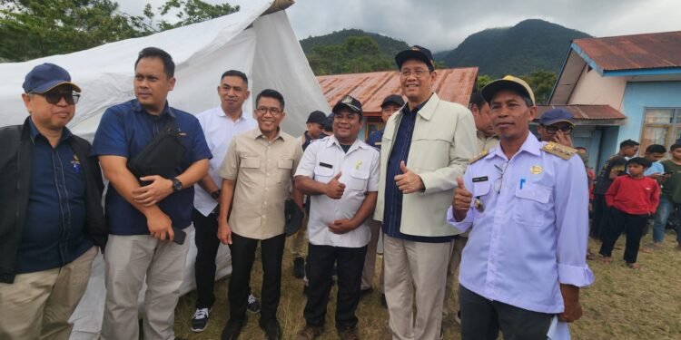 Siaran Pers: Menkeu dan DPR RI Temui Korban Gempa NTT