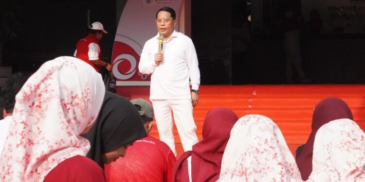 Semangat Kemerdekaan Menggema Lewat Goyang Wajan dan Kirab Busana Adat