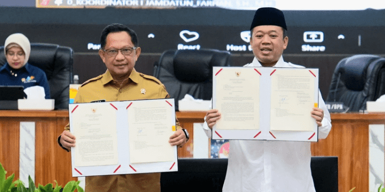 Perkuat Layanan Pertanahan, Mendagri dan Menteri ATR/BPN Teken SEB tentang Layanan BPHTB