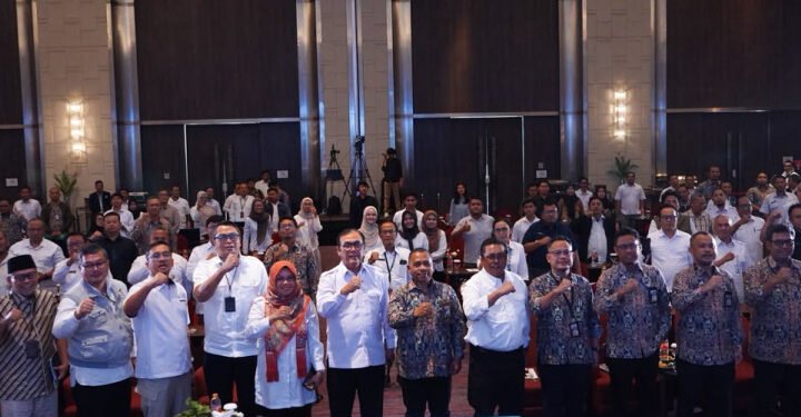 Hadapi Musim Kemarau, Kementan Salurkan Bantuan Irigasi bagi Petani Karawang