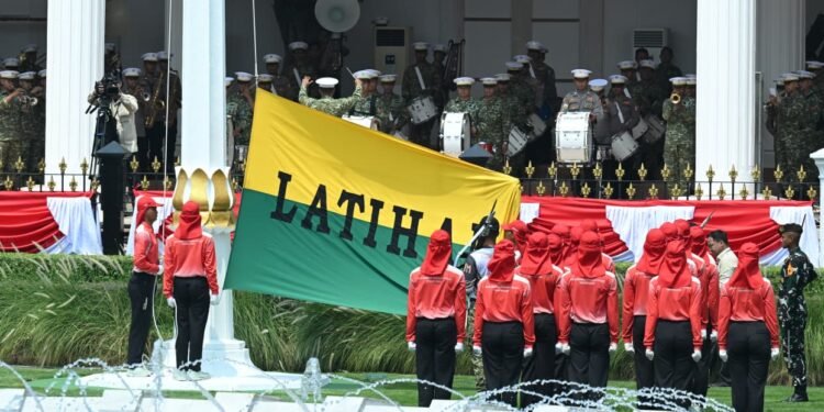 Jelang HUT ke-81 Kemerdekaan RI, Tim Upacara dan Paskibraka Laksanakan Gladi Bersama di Istana Merdeka