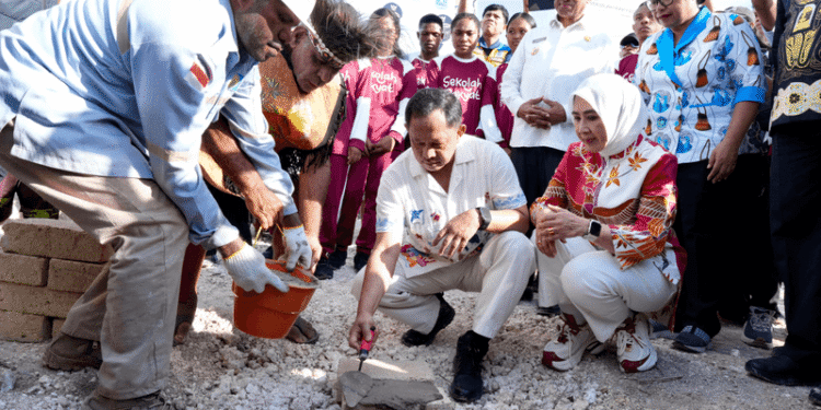 Dukung Program Prioritas Presiden, Mendagri Tito Lakukan Groundbreaking Sekolah Rakyat Kabupaten Biak Numfor