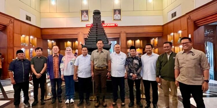 Kunjungan Kerja ke Jawa Timur, Menko AHY Pastikan Pembangunan Infrastruktur Berdampak Nyata bagi Masyarakat