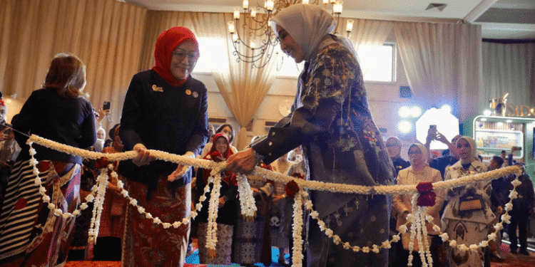 Buka Pameran Roepa Merdeka, Ketua Harian Dekranas Apresiasi Kreativitas Seni Instalasi DWP BIN