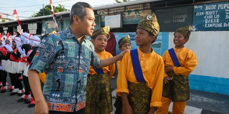 Pesan Dari Pulau Penawar Rindu, Wamendikdasmen Fajar: Terus Belajar dan Kuasai Ilmu Pengetahuan