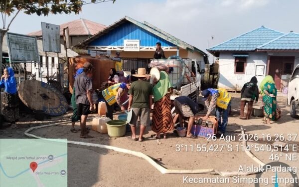 Penuhi Kebutuhan MCK, Kementerian PU Salurkan 12.000 Liter Air Bersih untuk Warga Banjar