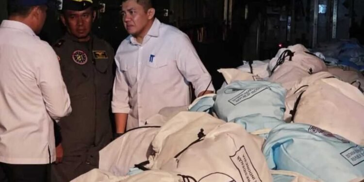 Tanggap Cepat Pemerintah untuk NTT, Letkol Teddy Indra Wijaya Dukung Percepatan Distribusi Bantuan Bencana