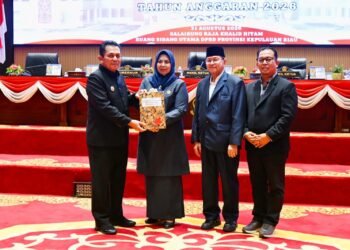 Gubernur Ansar Serahkan Rancangan Perubahan KUA PPAS 2026 kepada DPRD Kepri, Pendapatan Daerah Diproyeksi Meningkat