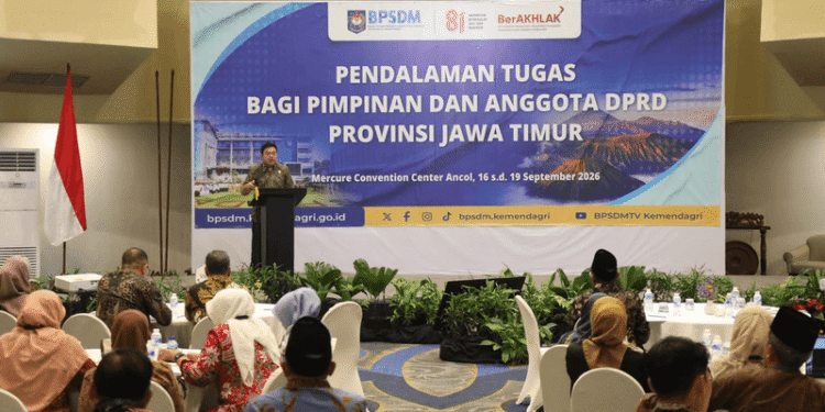 Sekjen Kemendagri Ajak DPRD Jatim Perkuat Pengawasan APBD Berbasis Data
