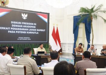 Seskab Teddy: Presiden Prabowo Bentuk Badan Gambut dan Mangrove, Perkuat Pencegahan Karhutla dari Hulu hingga Lapangan