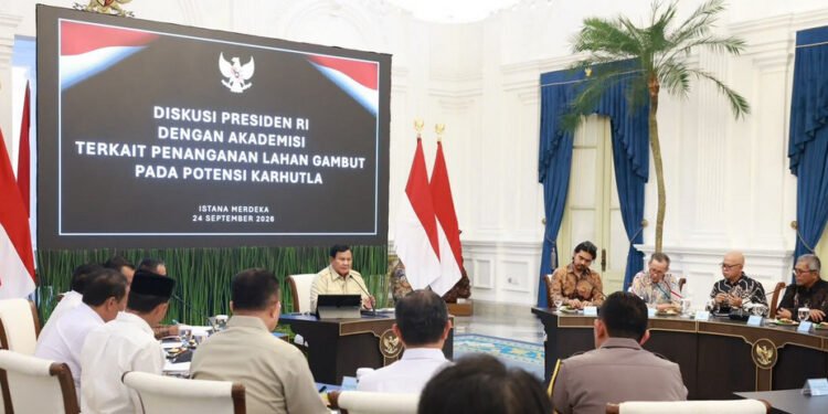Seskab Teddy: Presiden Prabowo Bentuk Badan Gambut dan Mangrove, Perkuat Pencegahan Karhutla dari Hulu hingga Lapangan
