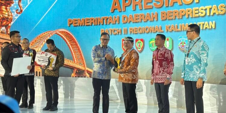 Kaltara Raih Penghargaan Terbaik II Akses Pendidikan