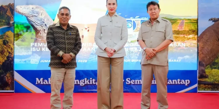 Siaran Pers: Menpar Widiyanti Bertemu Ekosistem Pariwisata Labuan Bajo, Dorong Pemulihan dan Penguatan Ketangguhan Destinasi Pascagempa