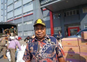 Gubernur Tabo Lepas Bantuan Sukarela ASN Papeg untuk Masyarakat Kuyawage dan Nduga Barat