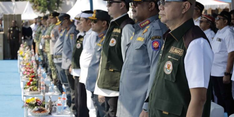 8.000 Anggota ASLINMAS dan ABPEDNAS Apel Akbar Di Stadion Pandanaran Jateng Pada Hari Kesaktian Pancasila