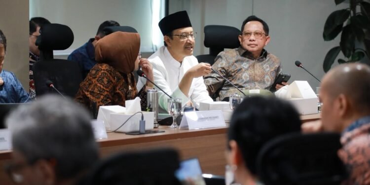 Gus Ipul Tegaskan Digitalisasi Bansos Perkuat Akurasi dan Transparansi