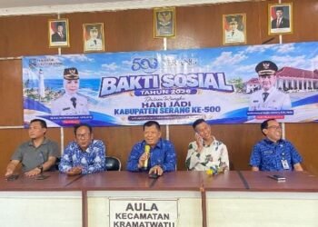 Dinas PMPTSP Kabupaten Serang Bagikan Bantuan dan Gelar Sunnatan Massal di HUT ke-500 Serang