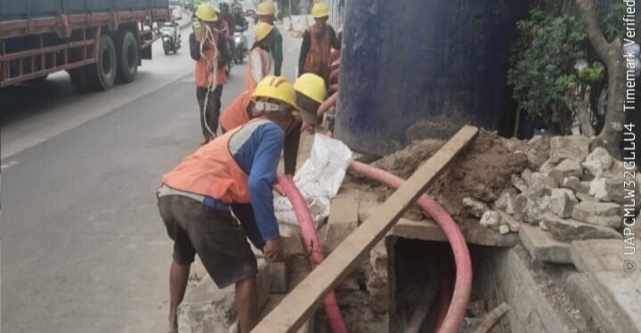 Pipa Utilitas di Saluran Drainase Jatiuwung Disorot, PLN dan Pemkot Tangerang Didesak Klarifikasi
