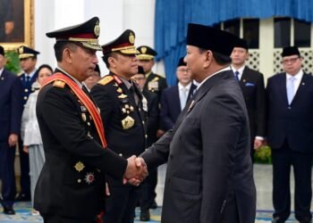 Presiden Prabowo Anugerahkan Tanda Kehormatan kepada Jenderal Polisi Listyo dan Komjen Polisi Dedi