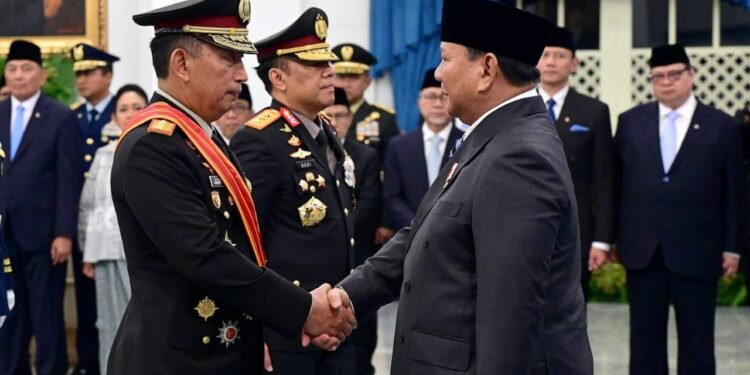 Presiden Prabowo Anugerahkan Tanda Kehormatan kepada Jenderal Polisi Listyo dan Komjen Polisi Dedi