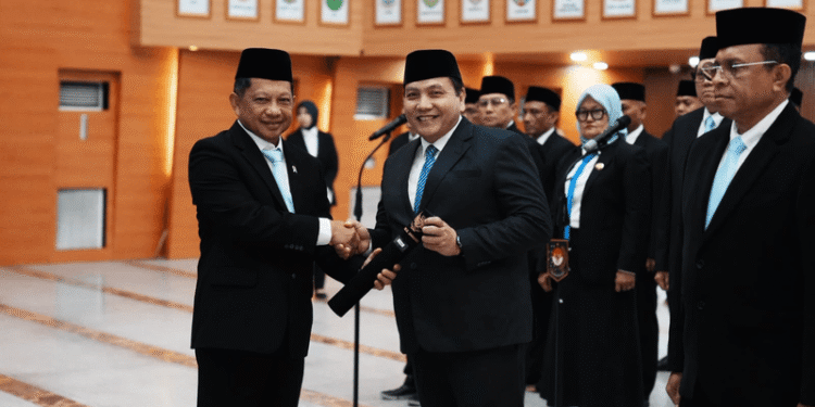 Lantik Pejabat Pimpinan Tinggi Pratama dan Fungsional, Mendagri Tekankan Pentingnya Rotasi dan Penyegaran Organisasi