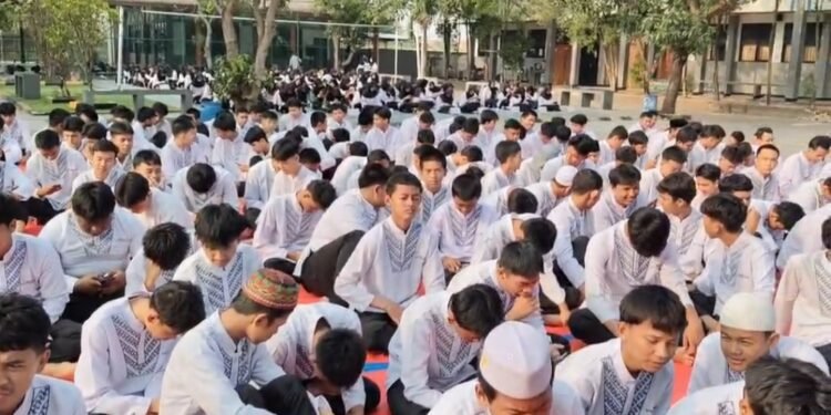 SMAN 14 Kota Tangerang Rutin Gelar Sholat Duha Setiap Jumat, Perkuat Mental Spiritual Siswa