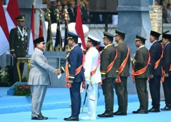 Presiden Prabowo Anugerahkan Tanda Kehormatan Bintang Mahaputera Kepada Tujuh Tokoh TNI