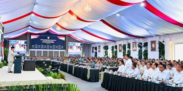 Presiden Prabowo Tekankan Kekompakan, Integritas, dan Kesiapsiagaan TNI-Polri