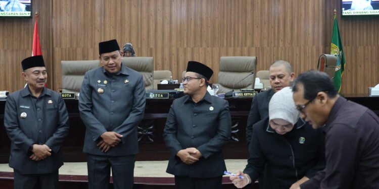 Paripurna Bahas Perubahan Program Dan Persetujuan Raperda Menjadi Perda